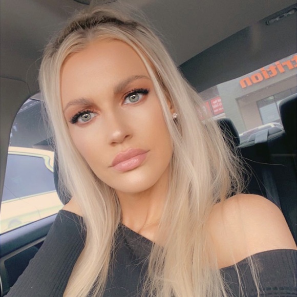 Meet your Posher, Lacey - Picture 1 of 1